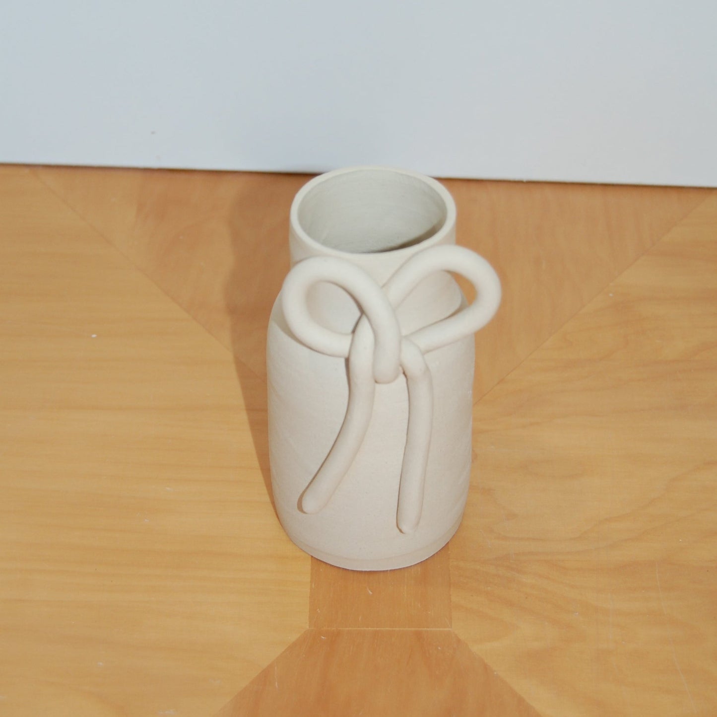 Sample Bow String Vase