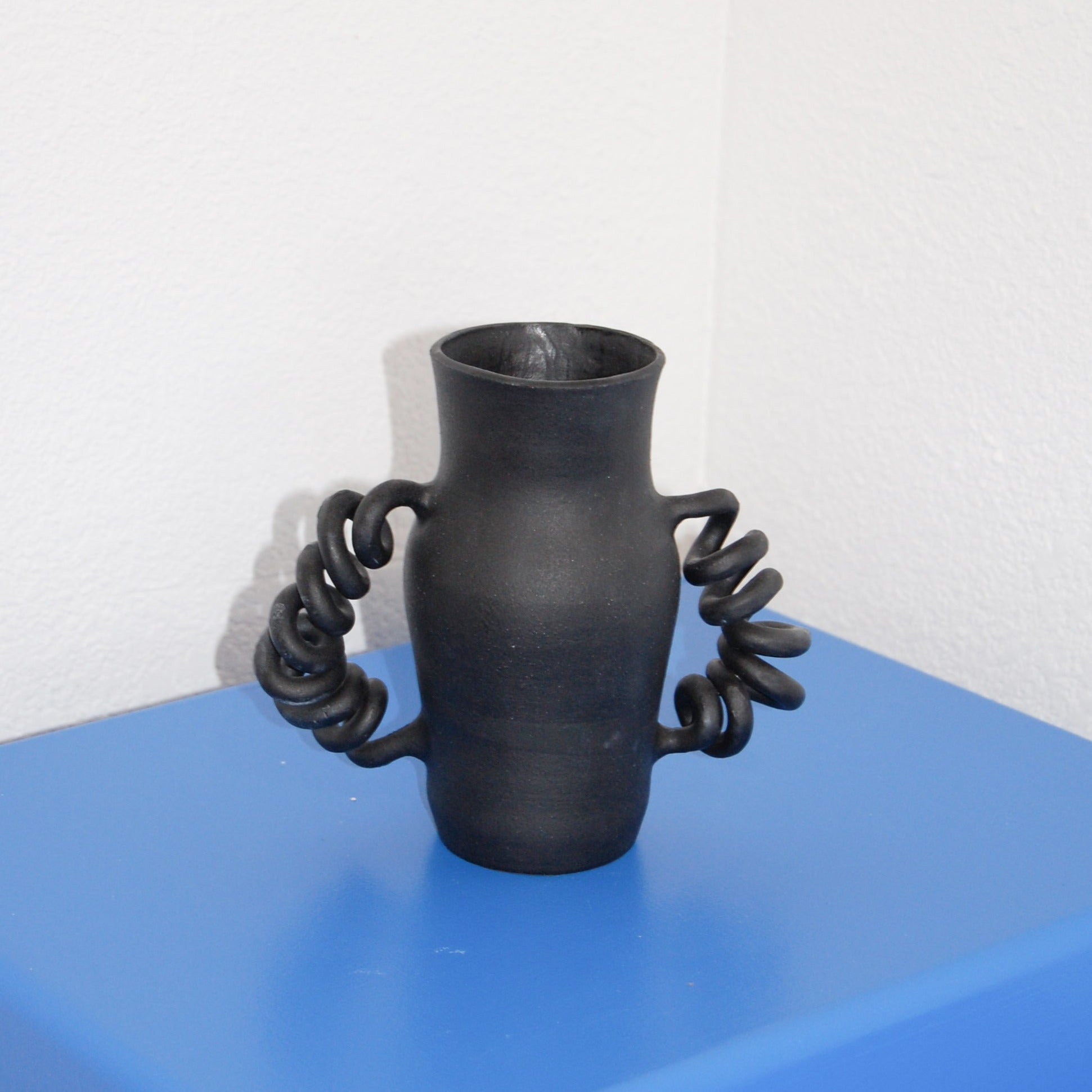 Black Boinggg! Vase